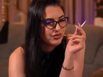 mistresskellykent on Chaturbate