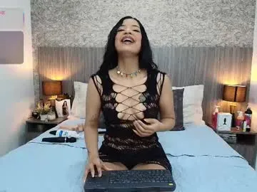 nicolle_alvarez — Lovense Lush : Device that vibrates longer at your tips and gives me pleasures - Goal is : Show double penetration. #latina #new #fuckmachine #anal #squirt