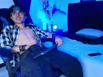 noah_starks — Hi my name is noah come on play with me /MY FIRST CUM/ #bigcock #gay #latin #cum #18 [200 tokens left]