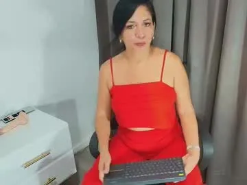 noelle_minx — GOAL: make my pussy so wet [17 tokens remaining] How good your cock tastes, I want to feel everything you do with it!! #latina #mommy #fuckmachine #anal #mature