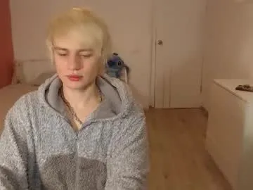 oliver_sweet_ — GOAL: cum cum cum [2040 tokens remaining] Welcome to my room! #21 #teen #young #smoke #twink