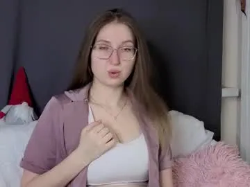 oliviavele on Chaturbate