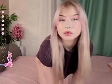 Freechat pollybun on Chaturbate