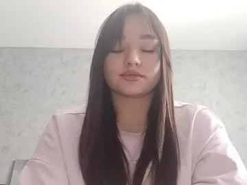 priscillamclanahan — Try to make cute smile How did I get here? #new #shy #teen #18 #cute [28 tokens remaining]