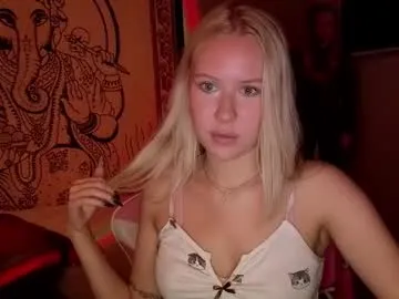 pureeangel — GOAL: let's dance a little [77 tokens remaining] It's my third day here. Welcome to my room <3 #new #18 #shy #daddysgirl #blonde