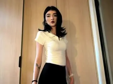 ruthesenion — Target! show tits my  Hello! My name is Jess. Welcome to my room! this is my third street! #new #shy #18 #skinny #goth [65 tokens remaining]