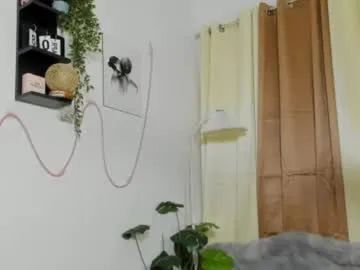 ruthmonstercock on Chaturbate
