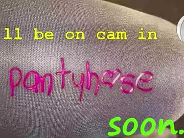 seamlessly —  #pantyhose #fetish #tights #nylon #stockings #legs #feet #seamless #strumpfhose #hoisery #collant --- for more action -> tips