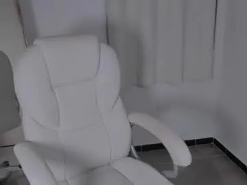 seductivelvet — GOAL: Striptease [363 tokens remaining] Hey <3 #latina #brunette #tease #pvt #young