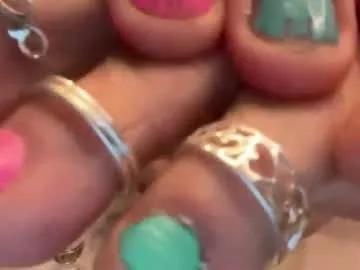 sindysissy — Chat with me! #sissy #cuckold #mommy #feet #sph