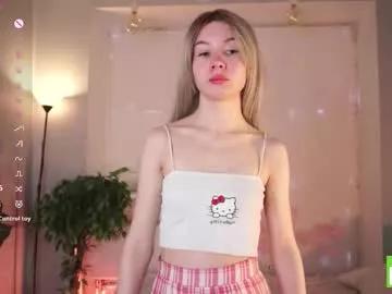 Freechat sweetyoops on Chaturbate