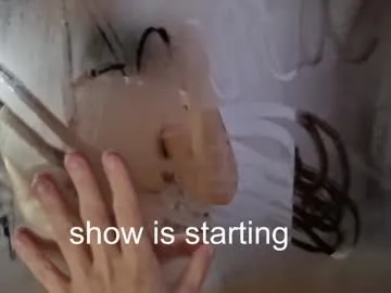 the_pussy_boulevard — Valentines mood: horny! - Goal: tease u with my legs and pussy [777 tokens left] #squirt #natural #hairy #feet #bigass