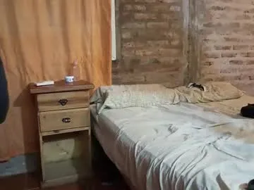 thickandslim96 — we start to undress! [300 tokens remaining]