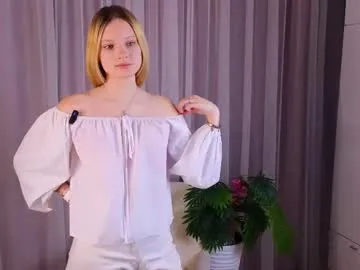 tonishamoye — Goal:  HEYHEYHEEEEY  #18 #shy #blonde #new #cute [11 tokens remaining]