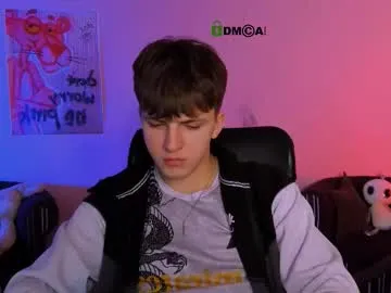 travis_wolf_ on Chaturbate