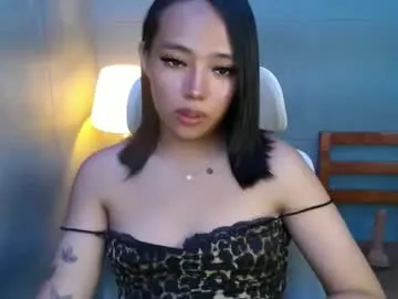 trexie_fucks15 on Chaturbate