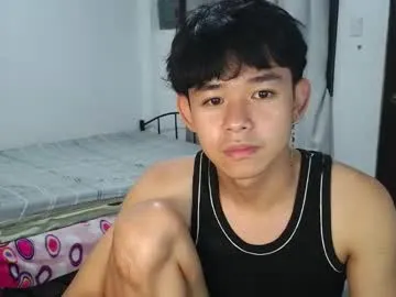 ur_younngtwinkxxx on Chaturbate