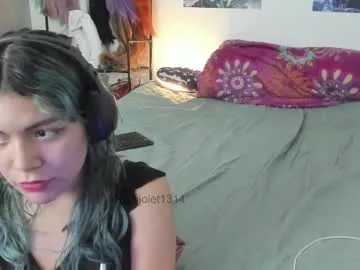 vaioletuwu — 5 minutos naked (I'll score the goal if I'm free and this is the last person who paid for the goal) [200 tokens remaining] #lovense #smalltits #fuckmachine #teen #latina