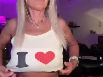 velvetbarbie on Chaturbate