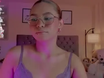 ximena_sotto1 — controllovense #latina #squirt #lovense #feet #smalltits [25 tokens remaining]