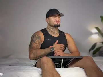 yamp_bigcock on Chaturbate