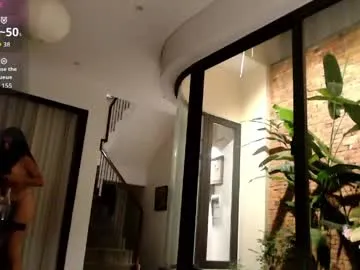 yoonipooni from Chaturbate