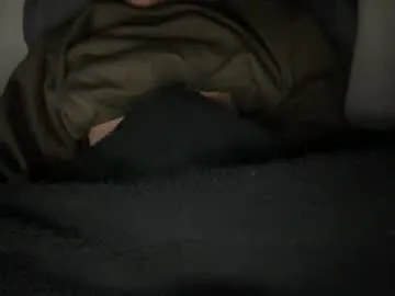 yungbull06 on Chaturbate