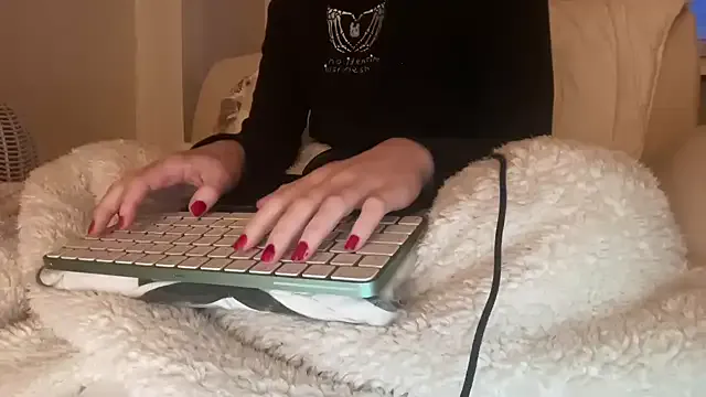 18yoteenvirgin on StripChat