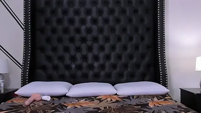 _Cherry_fox on StripChat