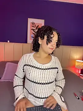 _sarahRose on StripChat