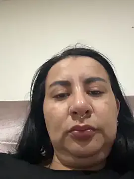 Abril_Luv on StripChat