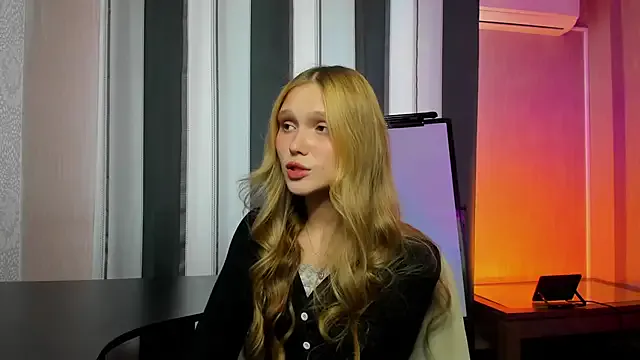 AdelineCrash — bra tease