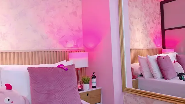 AdelineJhones — suck fingers