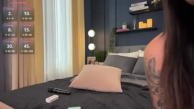 AdriaNochi on StripChat