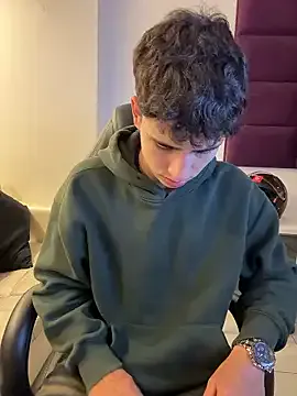 AdrianRinaldi on StripChat