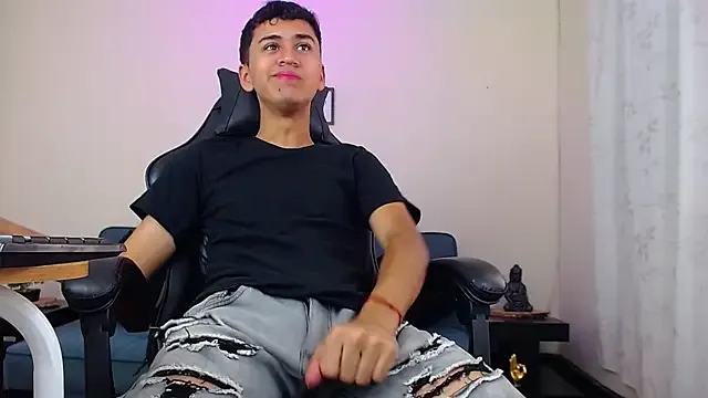 Alancum7 on StripChat