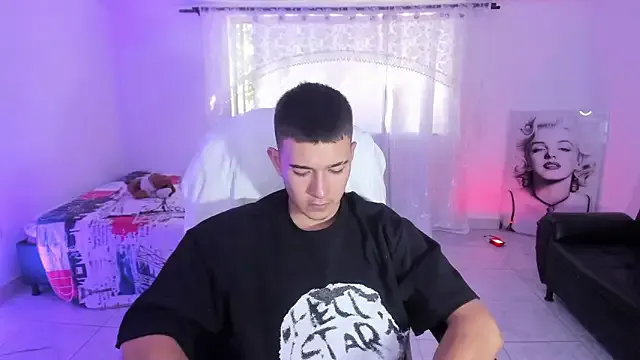 Aleck_Boy on StripChat