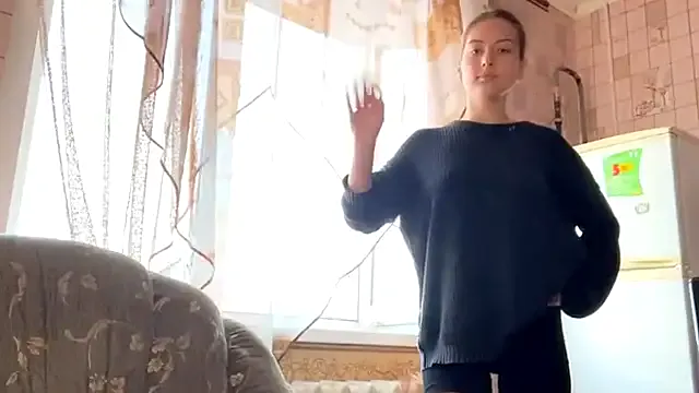 AlesiaGrainger — Show my sexy legs closely