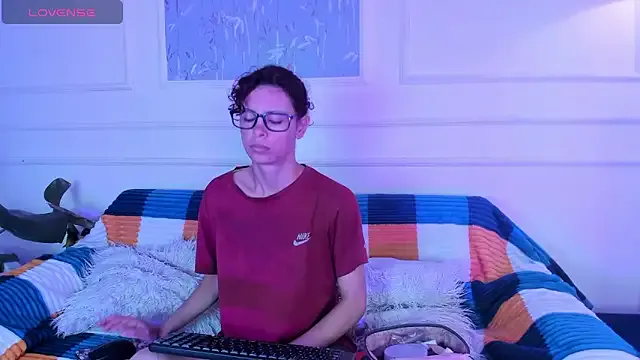 AliceMadnes on StripChat