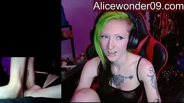 alicewonder09 — suck dildo