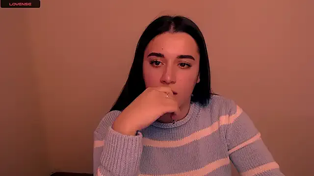 AlinaDoll_ on StripChat