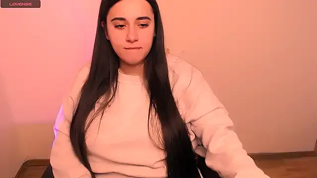 AlinaDoll_ on StripChat