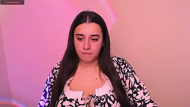 AlinaDoll_ on StripChat