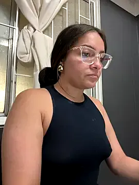 Alyha_Cortes on StripChat