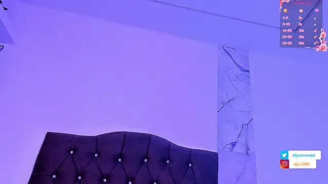 alysson_18 on StripChat