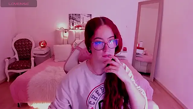 Amaraa_couper1 on StripChat