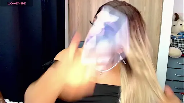 Amber_bigdick22 on StripChat