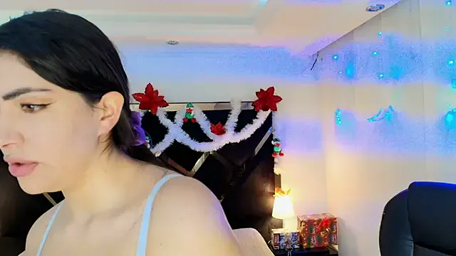 Amelie_saenz on StripChat