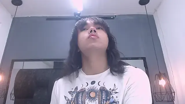 AndreaGil_ on StripChat