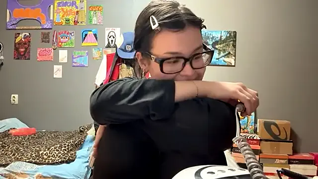 AngelLune — I'll show you the room